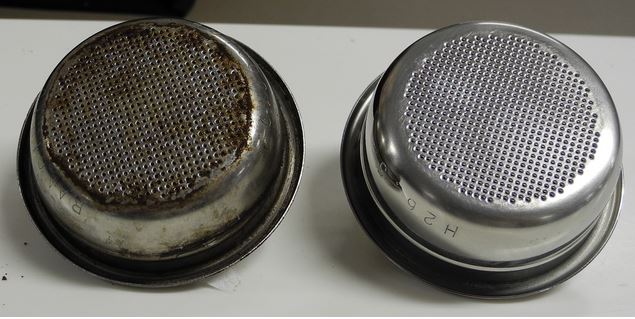 Manutenzione di Qualità con COFFEEE: 2 Filtri Ciechi e 1 Detergente Coffee Clean da 900gr per una Macchina da Caffè Impeccabile